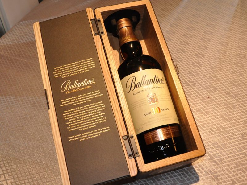 hình ảnh thực tế rượu ballantine 30