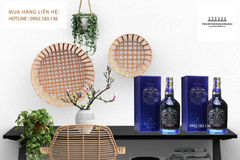 rượu Chivas 18 Blue Signature 2020 Ảnh chụp rượu Chivas 18 Blue Signature 2020