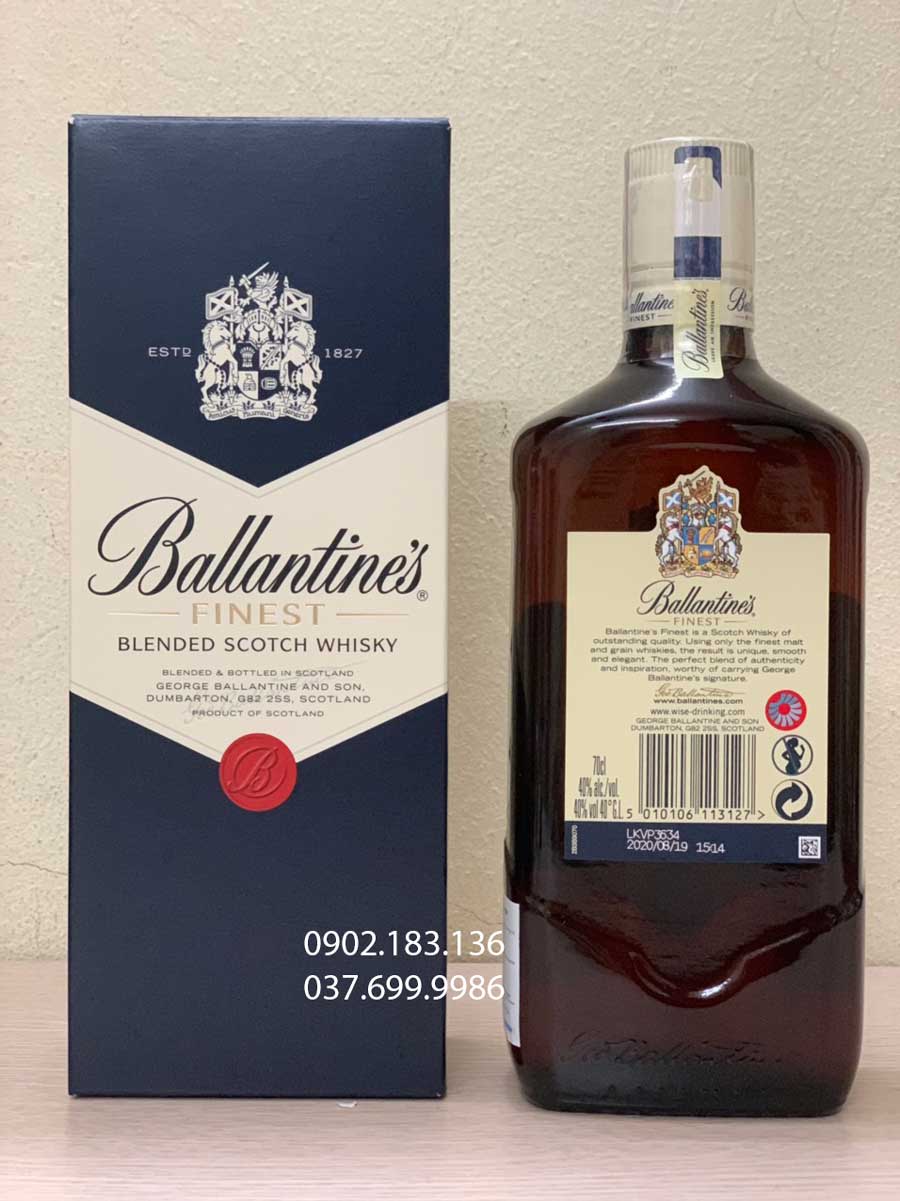 Mặt sau chai rượu Ballantine's Finest hàng công ty 2021 