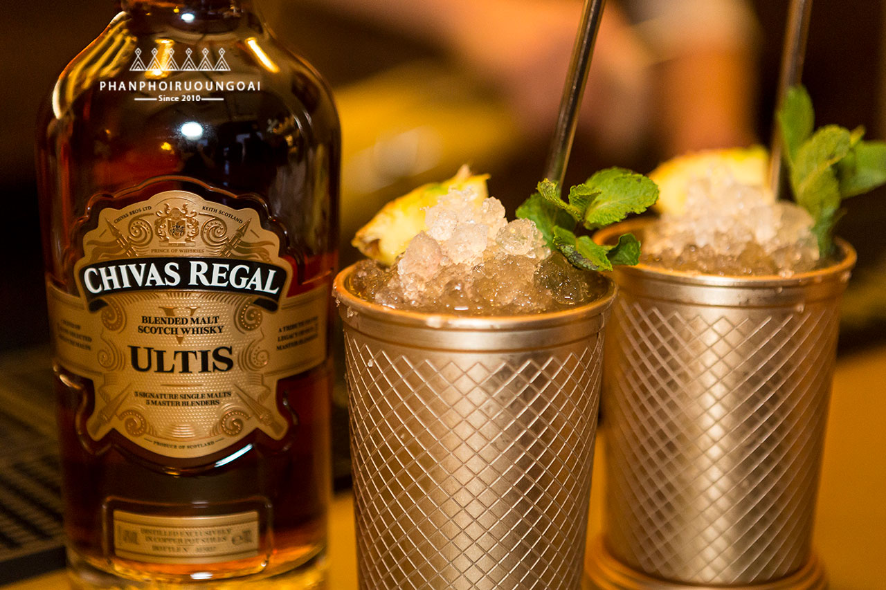 Rượu Chivas Ultis tuyệt hảo khi được chế biến thành Cocktail phục vụ thực khách