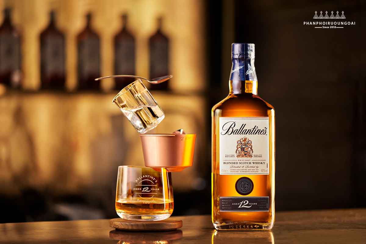 Rượu Ballantine's 12 năm tuổi Sự cân bằng tuyệt hảo của rượu Ballantine's 12 năm