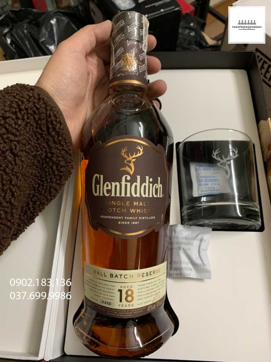 Ảnh Rượu Glenfiddich 18 năm hộp quà tết 2021 tại Rượu Song Long 