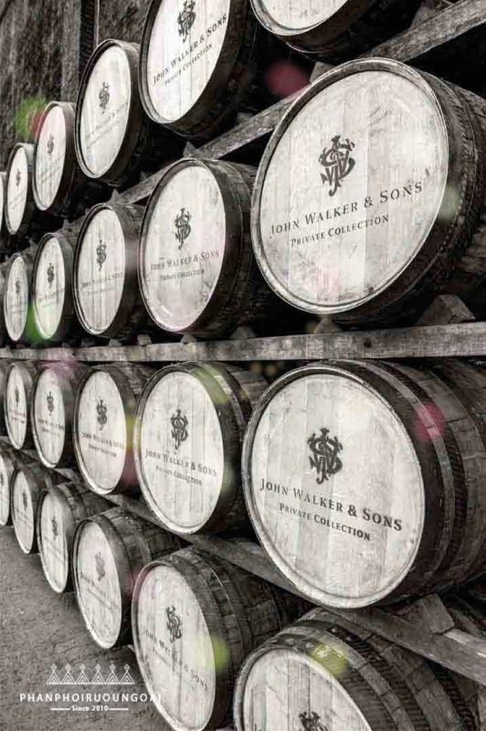 Các thùng gỗ sồi được tuyển chọn của nhà John Walker & Son cho Private Collection
