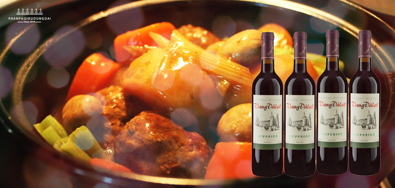 Rượu vang đà lạt Superior Red Wine phù hợp với món hầm