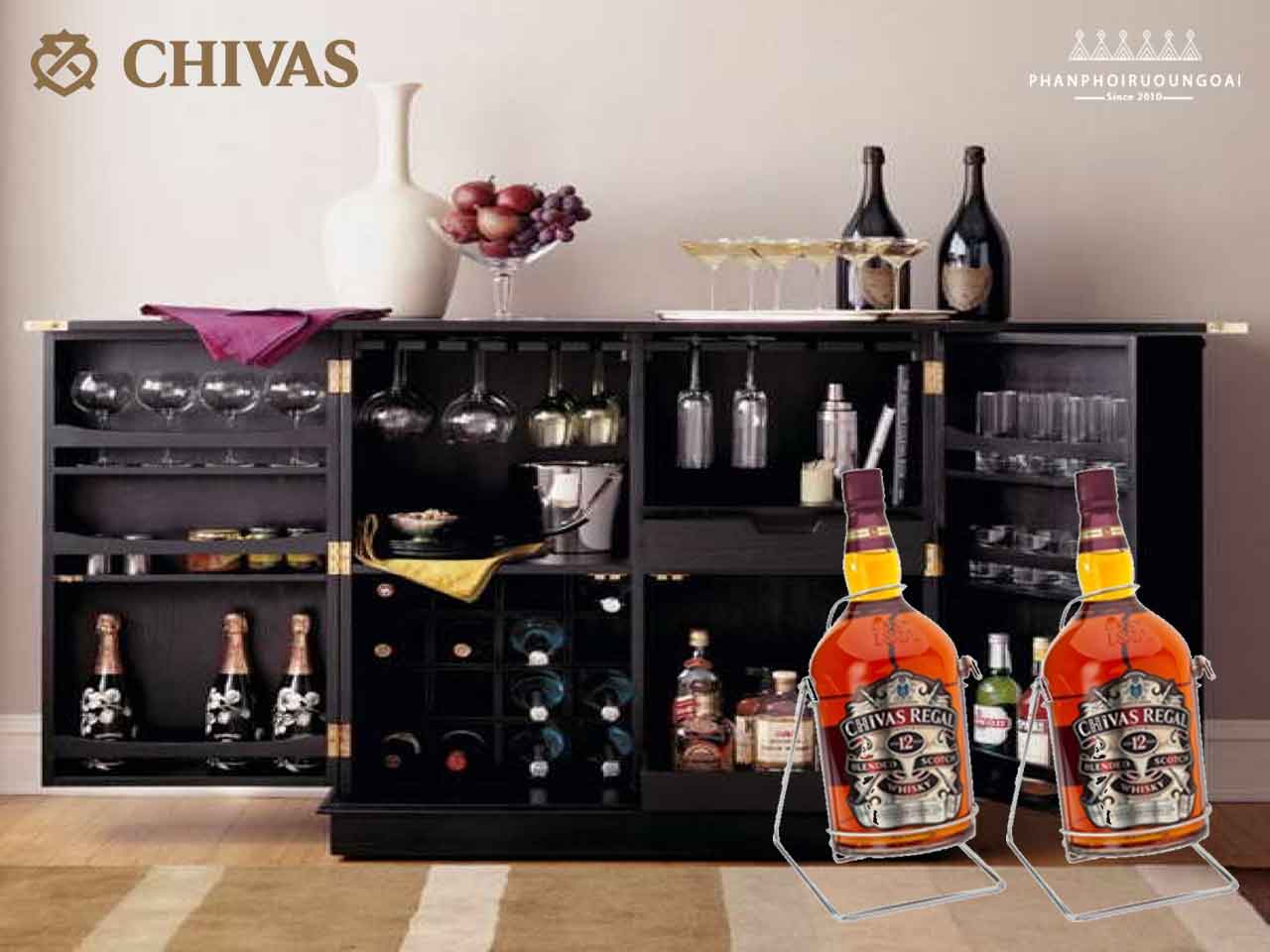 Tủ Rượu Gia đình kết hợp với rượu Chivas 3 lit (3000 ml)