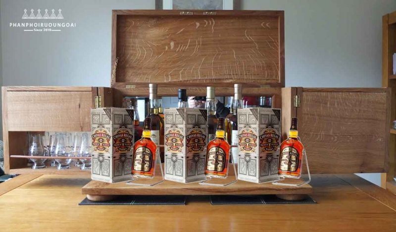Tủ trưng bày rượu chivas 12 4500 ml Tủ trưng bày rượu chivas 12 4500 ml