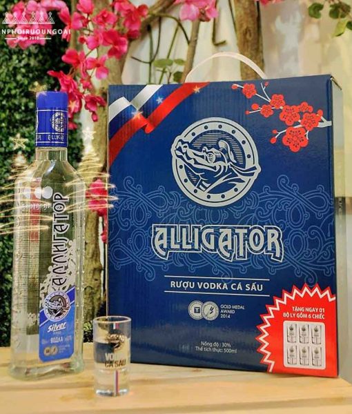 Hộp quà tết rượu vodka cá sấu xanh 500 ml sang trọng và lịch lãm