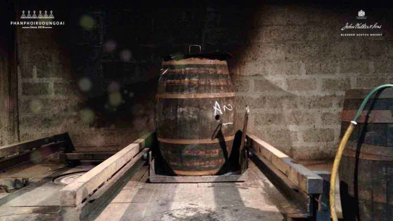 Thùng gỗ sồi dùng để trưởng thành Rượu Johnnie Walker Green Label 
