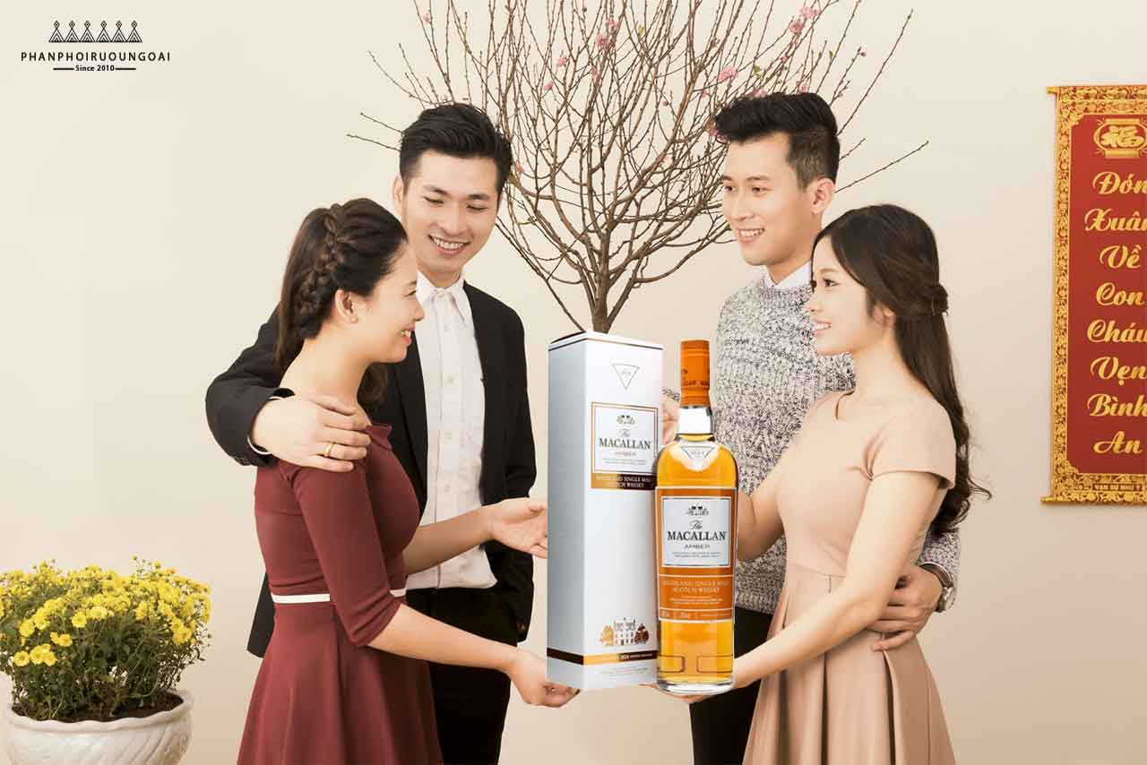 Biếu tặng gia đình và bạn bè rượu Macallan Amber 1824