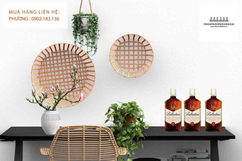 Rượu Ballantine's Finest 1 Lít Rượu Ballantine's Finest 1 Lít giá thành phù hợp cho các nhóm đông người