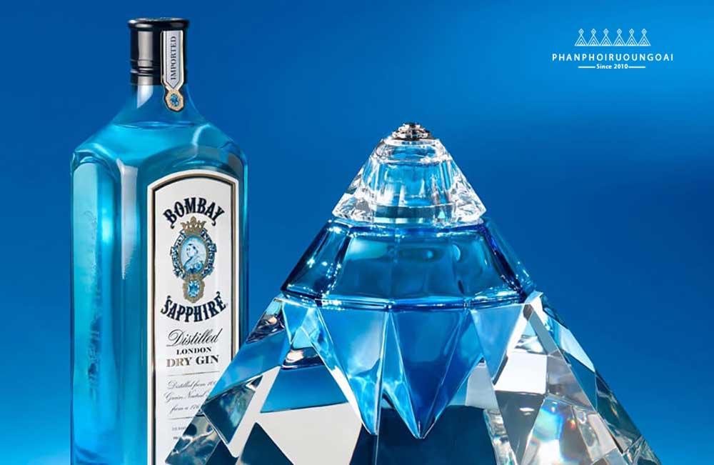 Rượu Bombay Sapphire được ví như một viên ngọc quý