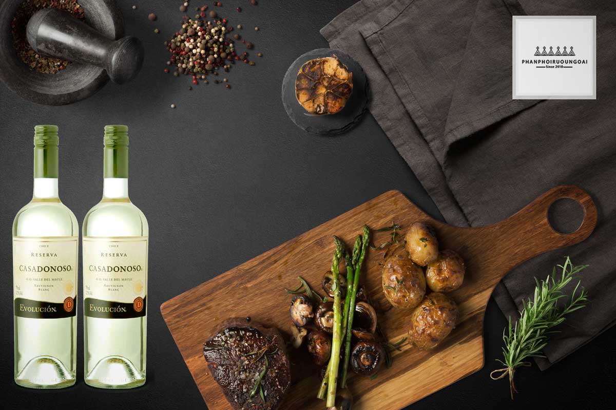 Rượu vang Casa Donoso Evolucion Sauvignon Blanc và thức ăn 