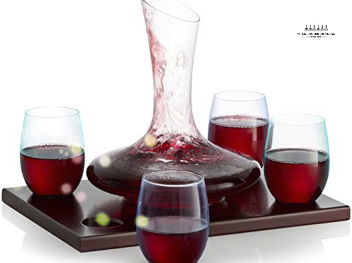 Decanter mang lại những trải nghiệm tuyệt vời hơn với rượu vang 