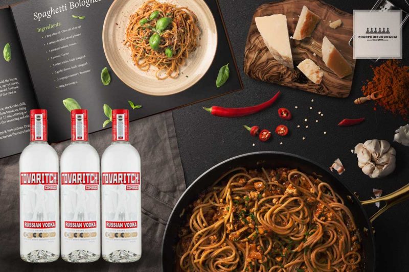Vodka Tovaritch và đồ ăn Rượu Vodka Tovaritch 750 ml và đồ ăn