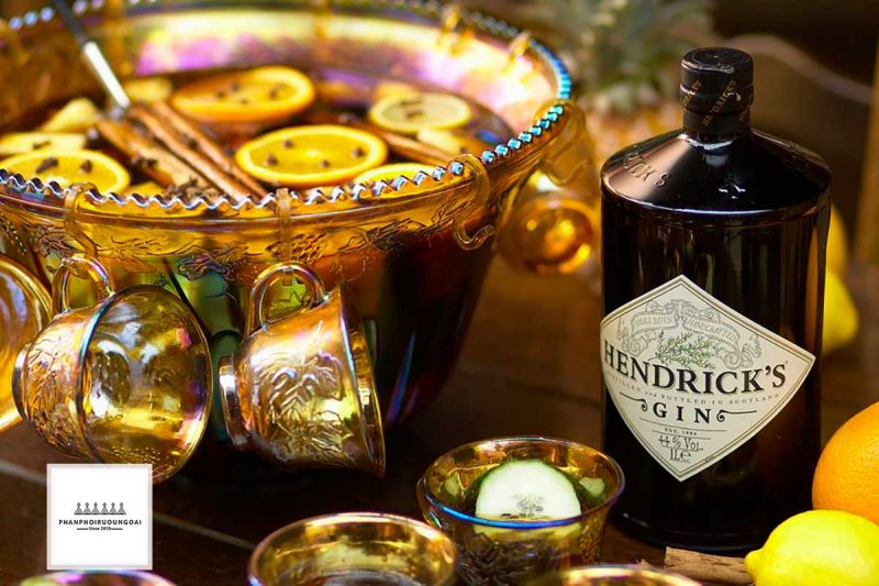 Rượu Gin Hendrick's và ly Cocktail's 