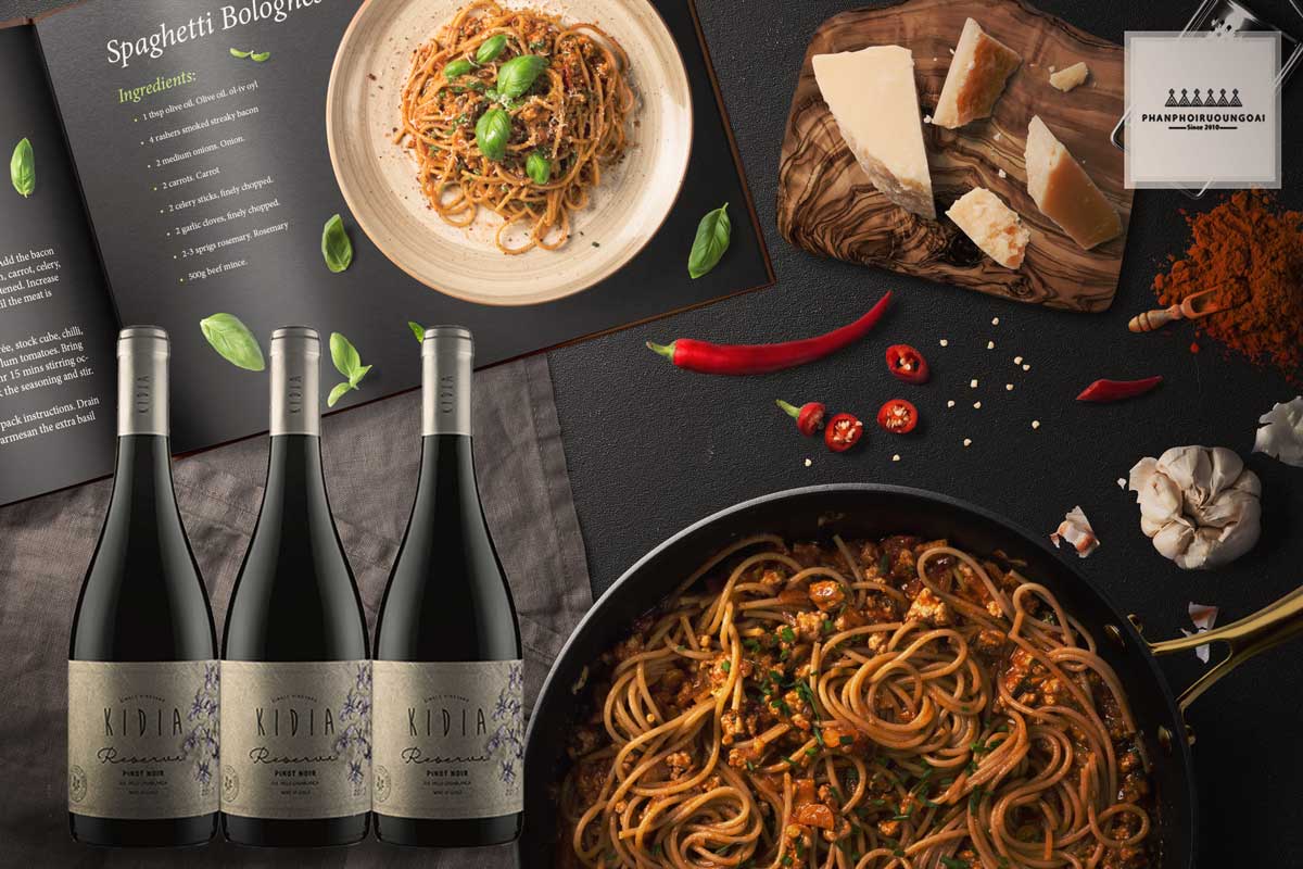 Rượu vang Kidia Reserva Pinot Noir và đồ ăn 