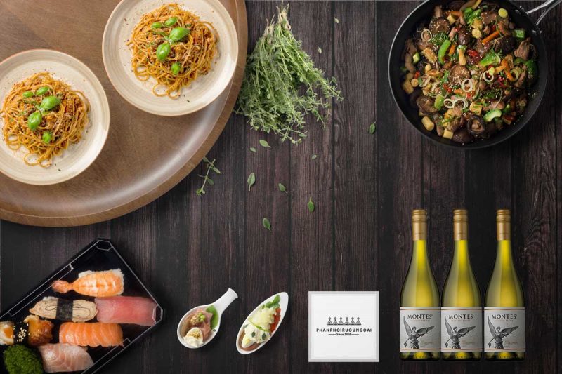 Bàn ăn và rượu vang Montes Chardonnay Rượu Vang Montes Classic Series Chardonnay và bàn ăn