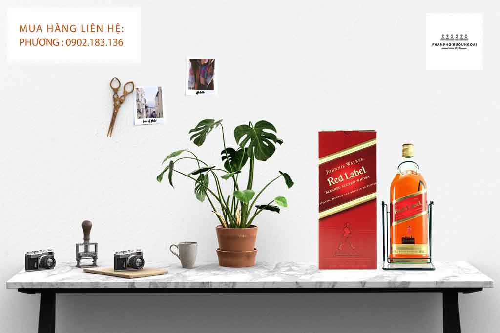 Ảnh Chụp Rượu Johnnie Walker 4.5 Lít 