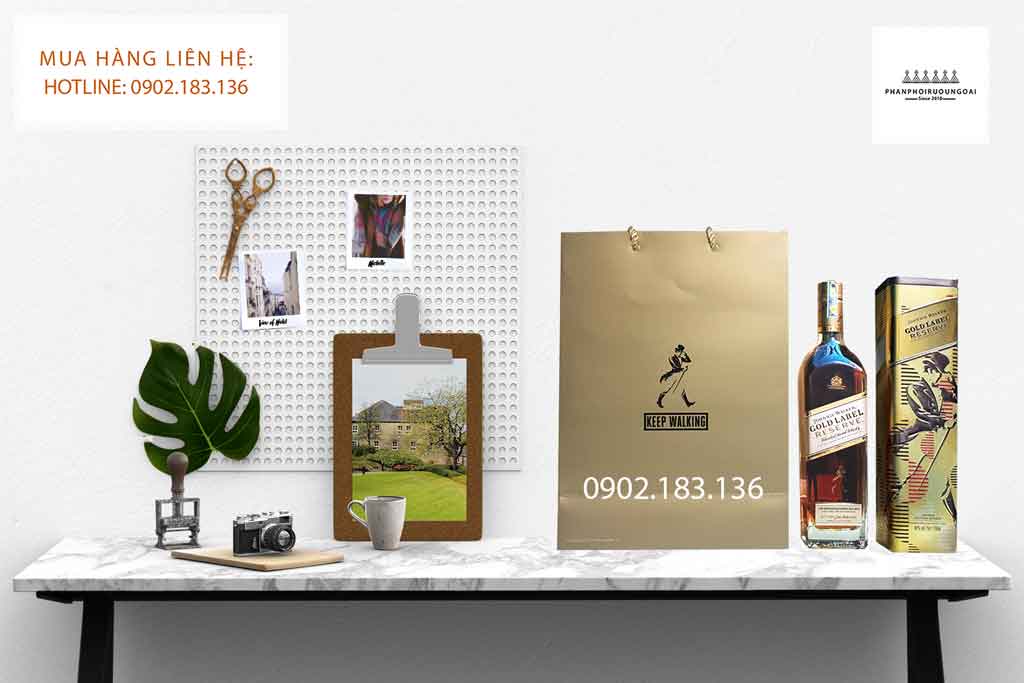 Hộp quà tết sang trọng rượu Johnnie Walker Gold Label 2020 Phong cách lịch lãm của rượu Johnnie Walker Gold Label hộp quà tết 2020