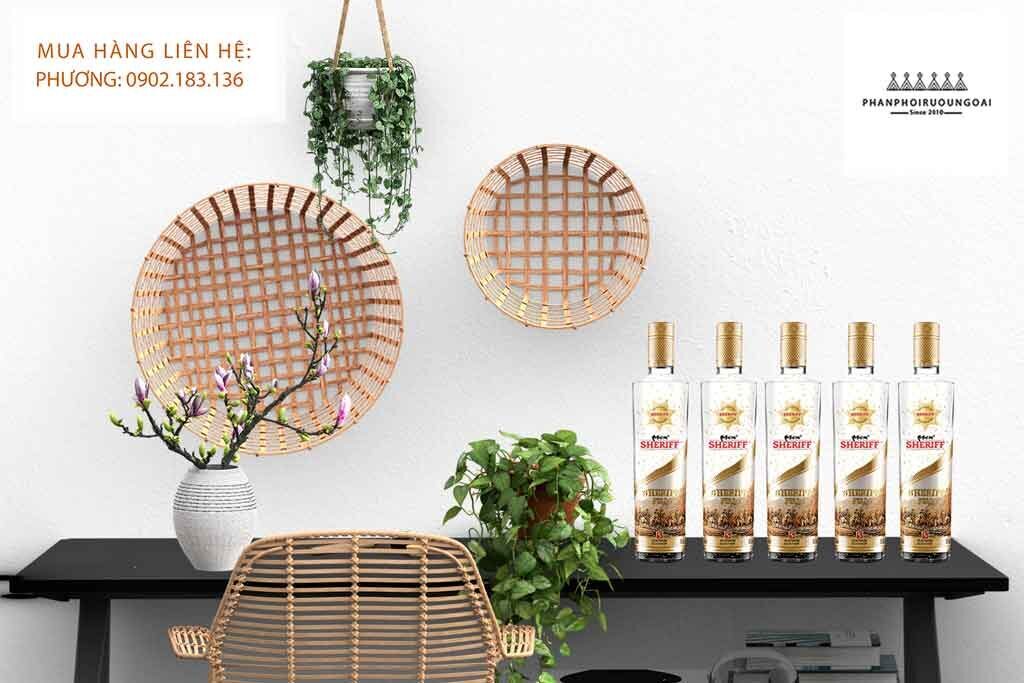 Ảnh Chụp Rượu Vodka Men Sheriff Gold 30 độ Ảnh Chụp Rượu Vodka Men Sheriff Gold 30 độ cho biếu tặng khách hàng và đối tác