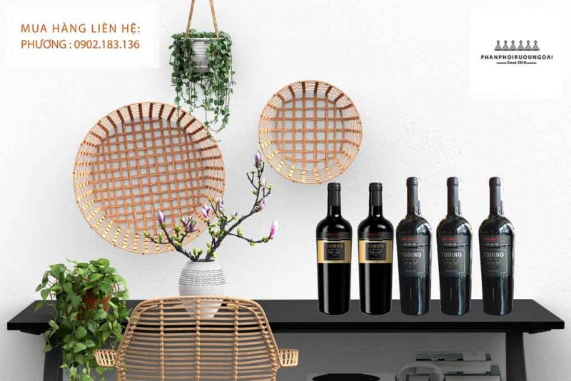 Rượu vang Ý ngọt giá rẻ Todino Semi Dolce Hình ảnh rượu vang Ý ngọt Todino sang trong và lịch lãm