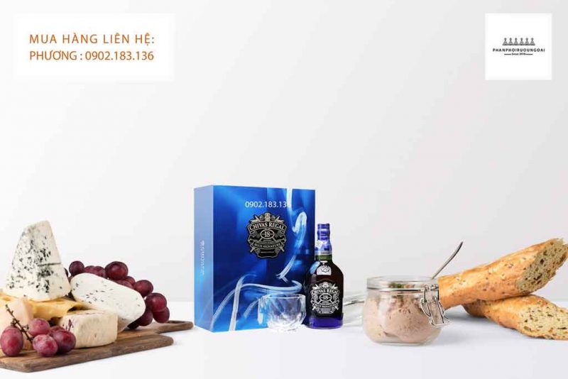 Rượu Chivas 18 Blue Signature và món ăn Rượu Chivas 18 Blue Signature hộp quà tết 2020 và món ăn