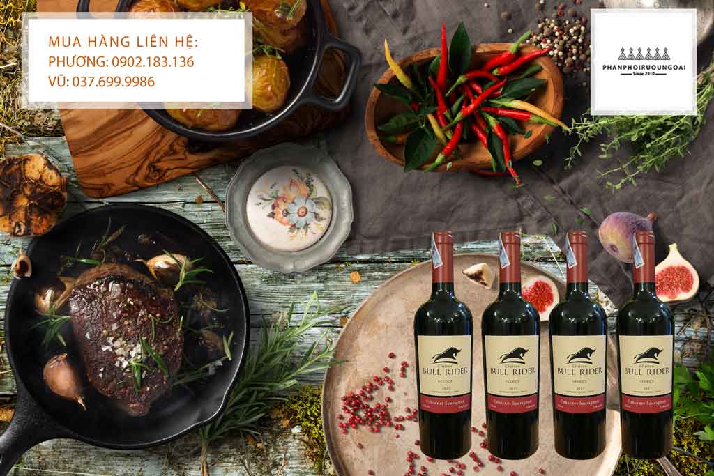 Rượu Vang Chile Bull Rider Select Cabernet Sauvignon và thịt bò bít tết 