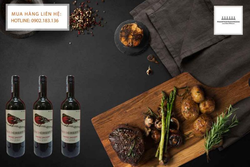 Rượu Vang Chile Red Chest Cabernet Sauvignon và thịt bò bít tết 2020 