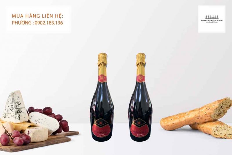 Rượu Vang Nổ Ý Bellavita Semi Dolce Fragolino và món ăn Rượu Vang Nổ Ý Bellavita Semi Dolce Fragolino và món ăn