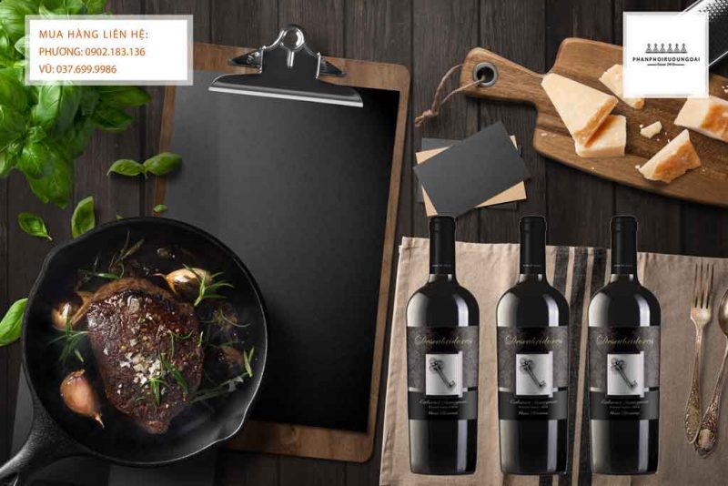 Rượu Vang Chile Descubridores Gran Reserva Cabernet Sauvignon Rượu Vang Chile Descubridores Gran Reserva Cabernet Sauvignon và thịt bò bít tết