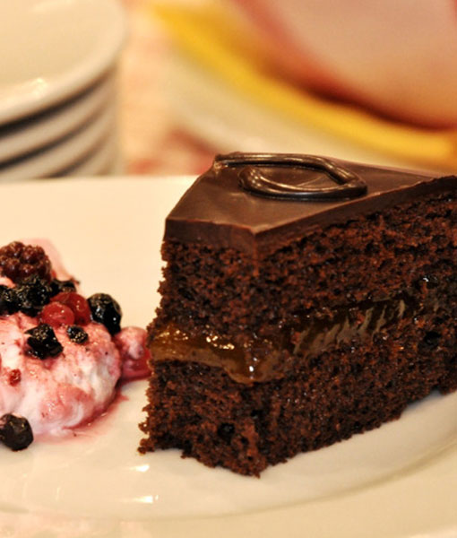 Banh Kem Va Ruou Vang Rocca Dei Forti Bánh kem và rượu vang Rocca dei Forti Moscato