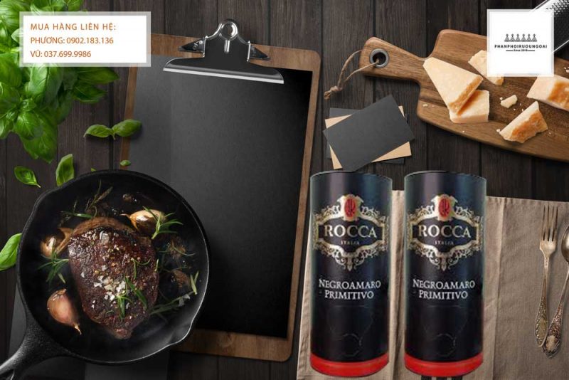 Rượu vang bịch Ý Rocca Negroamaro Primitivo 3L và thịt bò bít tết