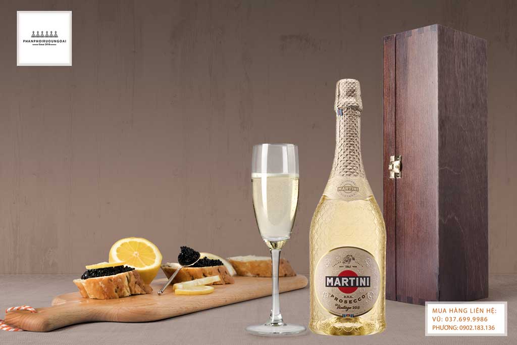 Rượu vang nổ ý Martini Special Collection Prosecco và bữa tiệc sang trọng 