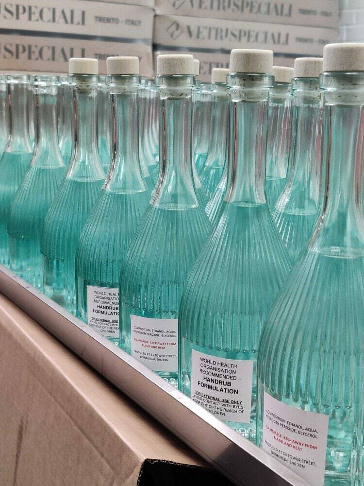 Nhà máy Leith Distillery sản xuất nước rửa tay