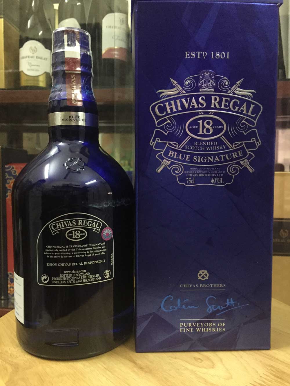Ảnh chụp thực tế rượu Chivas 18 Blue Signature 