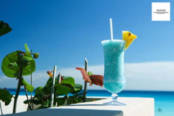 Tạo ra hương vị biển Caribean từ Blue Curacao Tạo ra hương vị biển Caribean từ Blue Curacao