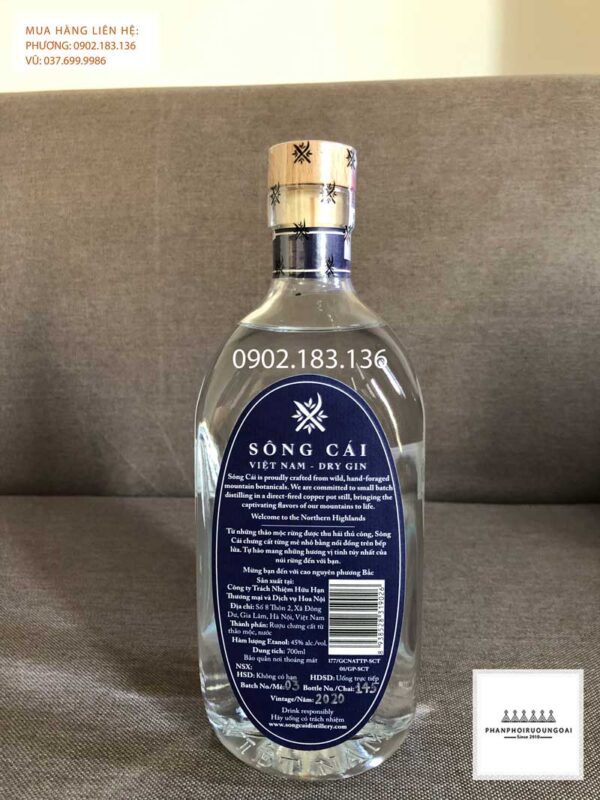 Ảnh mặt sau chai rượu Sông Cái Việt Nam Dry Gin