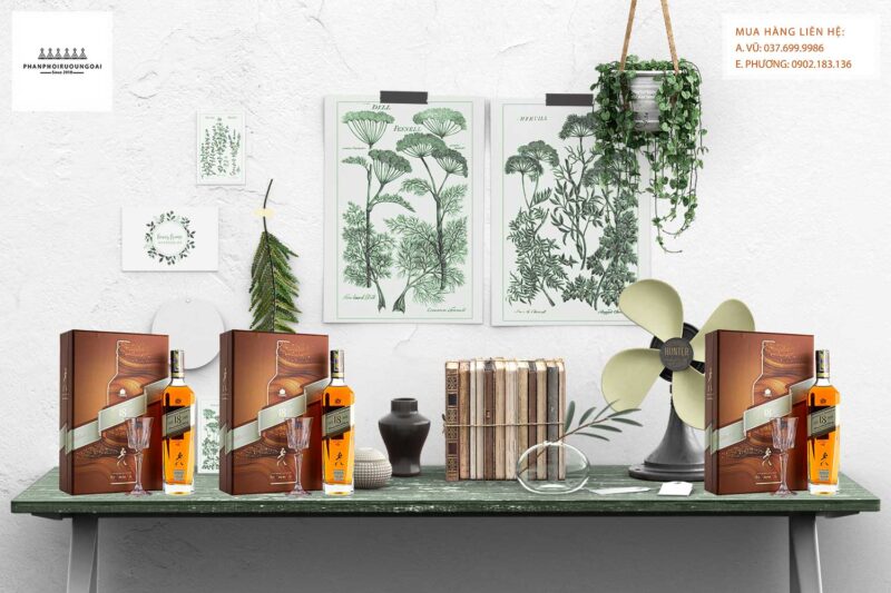 Ảnh Rượu Johnnie Walker 18 năm hộp quà tết 2021