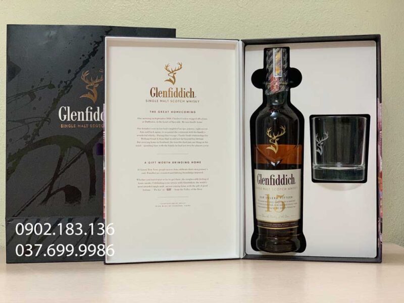 Hình ảnh bên trong hộp quà tết rượu Glenfiddich 15 năm tết 2021