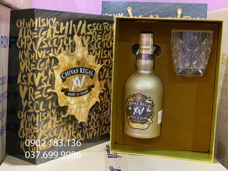 Hình ảnh thực tế của rượu Chivas XV hộp quà tết 2021 cho khách hàng 