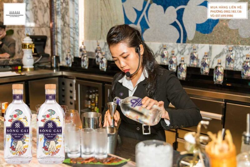 Rượu Sông Cái Vietnam Dry Gin cũng là chọn lựa của các Bartender tài năng 