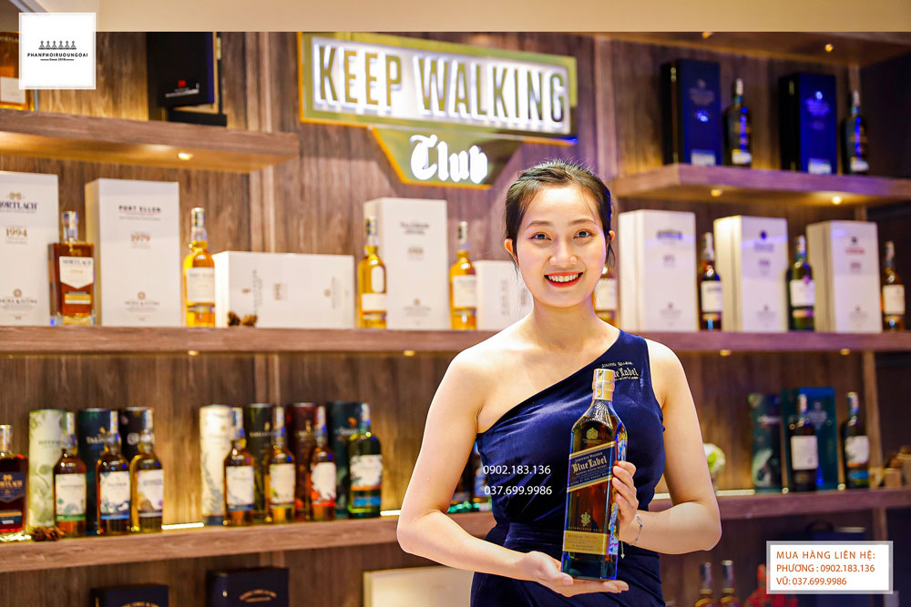 PG Johnnie Walker giới thiệu rượu Johnnie Walker Blue Label tới khách hàng 2021