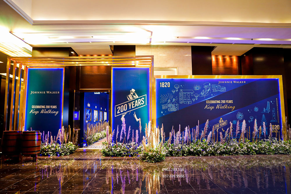 Cổng chào của đại tiệc Whisky Dinner của nhà Johnnie Walker trong năm 2021