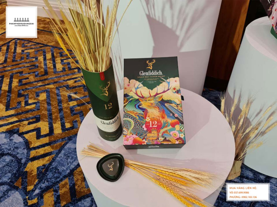 Hộp rượu The Glenfiddich 12 năm hộp quà tết trong sự kiện ra mắt 2021