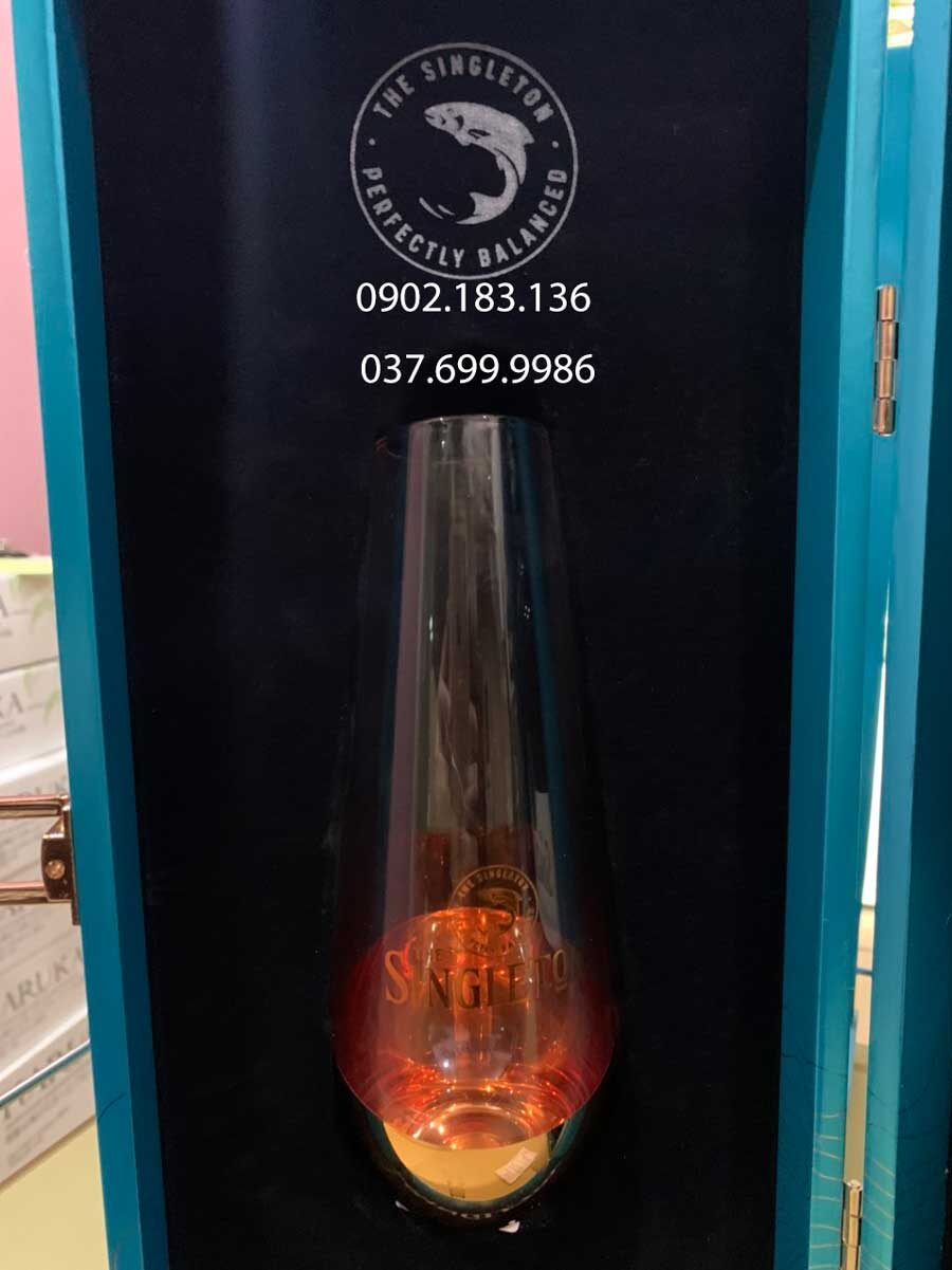 Ly đi kèm với rượu Singleton 18 năm hộp quà tết 2021 Ly đi kèm với rượu Singleton 18 năm hộp quà tết 2021