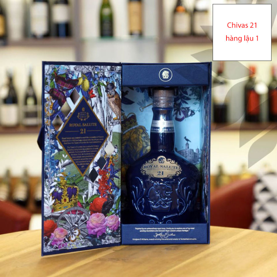 Rượu Chivas 21 xách tay không rõ nguồn gốc tại thị trường Việt Nam
