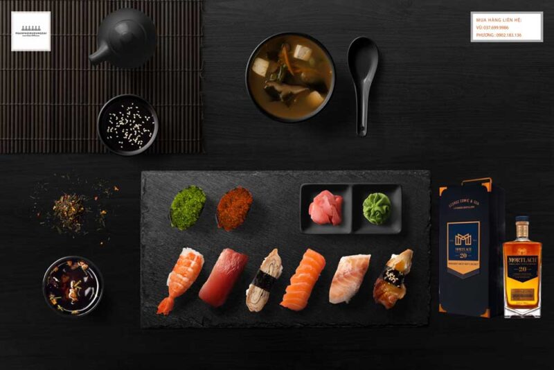 Thưởng thức rượu Mortlach 20 năm hộp quà tết 2021 với món Sushi Thưởng thức rượu Mortlach 20 năm hộp quà tết 2021 với món Sushi