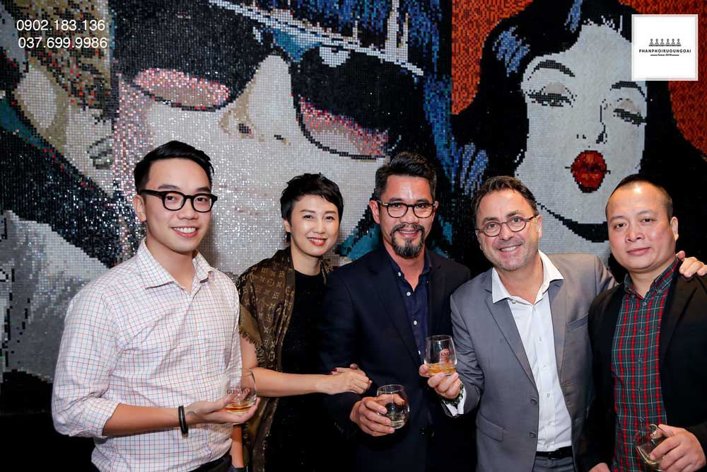 Các thực khách và giám độc Pernod Ricard Việt Nam