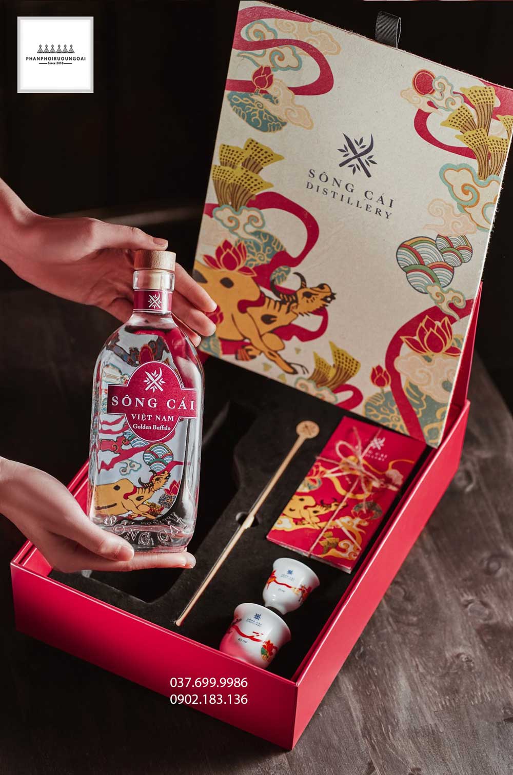 Mở hộp rượu Gin Sông Cái Golden Buffalo hộp quà tết 2021