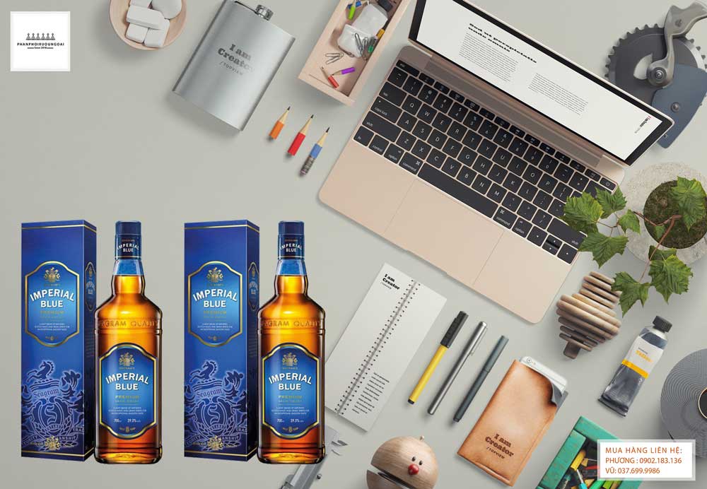 Rượu Imperial Blue và hộp giấy sang trọng Hình ảnh rượu Imperial Blue và hộp giấy 700ml